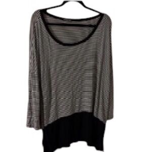 cha cha vente Black & White Striped Scoop Neck Tunic with Solid Hem